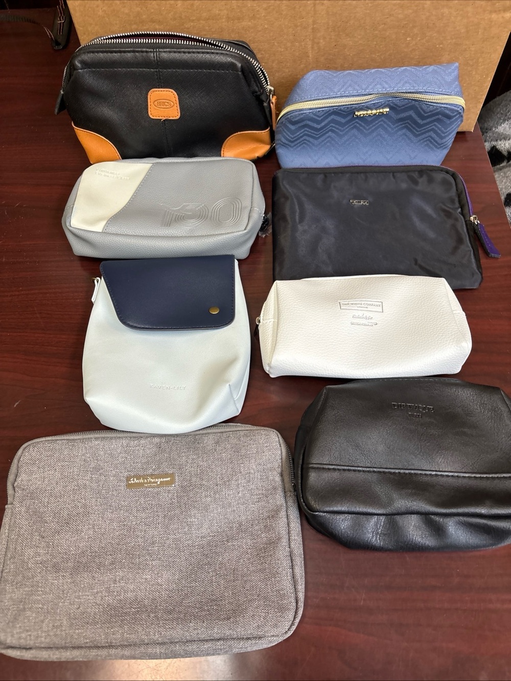 Airlines Travel Amenity Kit Toiletry Bag Delta Tumi Bric’s Diptyque Raven Lot 8